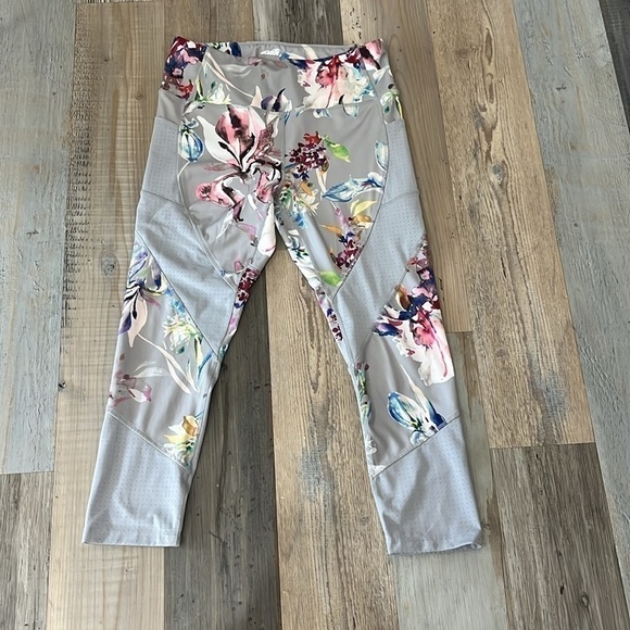 AVIA High Waist Capri Tight (Size M 8-10) Moisture Wicking Stretch Pant - Picture 3 of 7